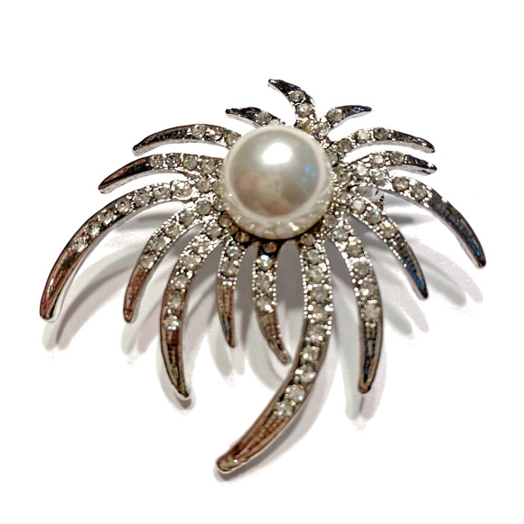 Silver Splash Statement Brooch Brilliant White Rhinestones & Faux Pearl Bead - Picture 1 of 7